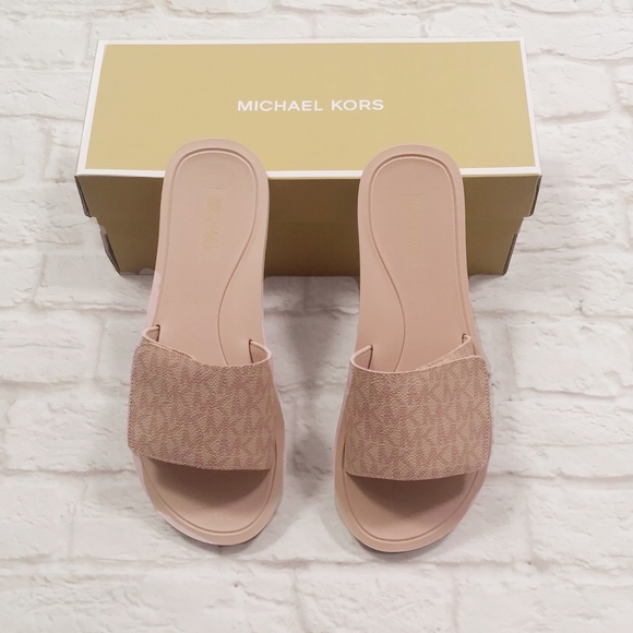 LAST ONE❗MICHAEL KORS Wade Slide In Ballet Color - Picture 10 of 10